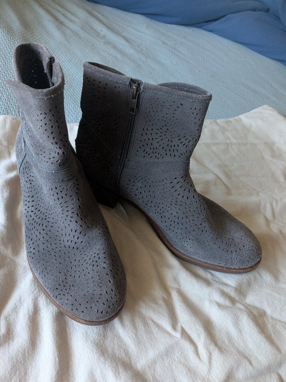 Ugg Darling Boots Charcoal Seaweed Perforated  Suede- Size 8.5